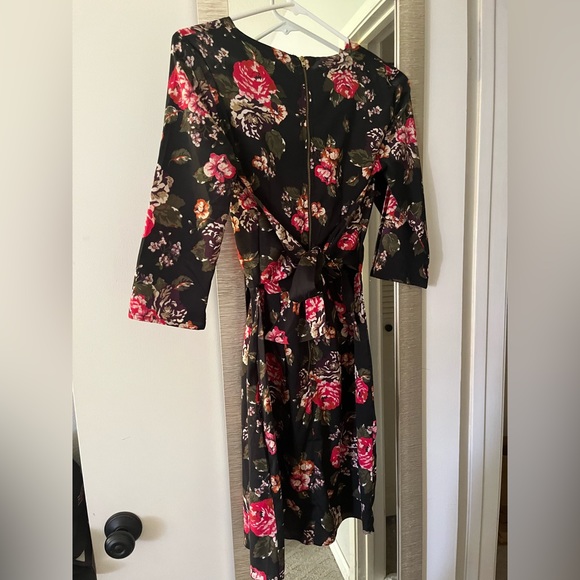 Black floral sheath wrap dress - Picture 2 of 3